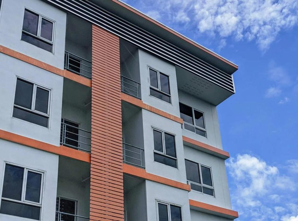 Hotel V At Panus Phanat Nikhom Exterior foto